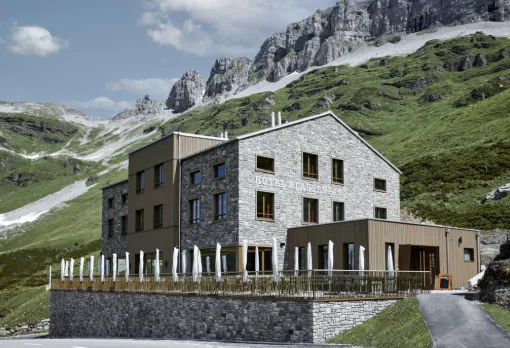 Referenz Hotel Klausenpass 00