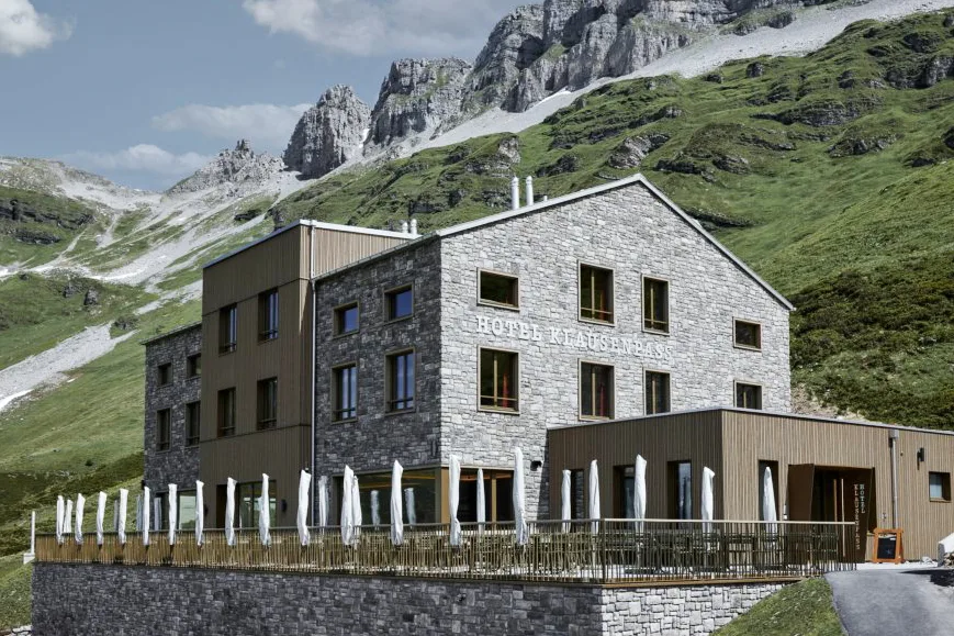 Referenz Hotel Klausenpass 01