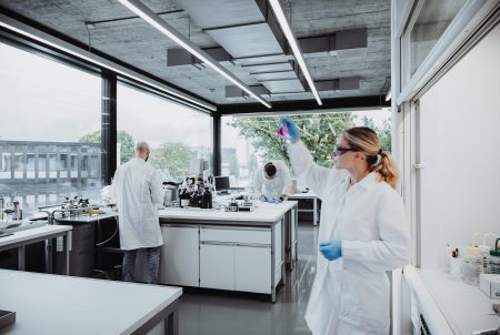 Arbeitsplatz-Entwicklung_25-03